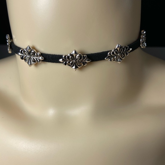 Silver and Black Choker Necklace - Picture 1 of 1